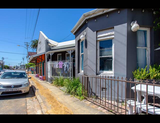 200M² BUILDING FOR SALE IN OBSERVATORY